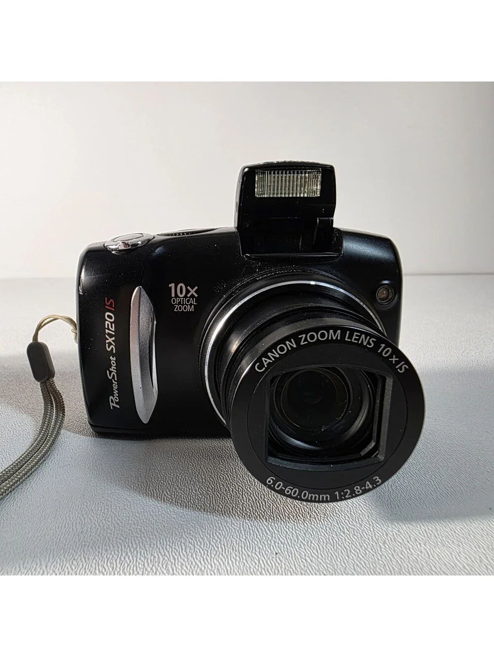 Canon PowerShot SX120 IS Digital Camera 10MP — 10x Optical Zoom - Batteries Card